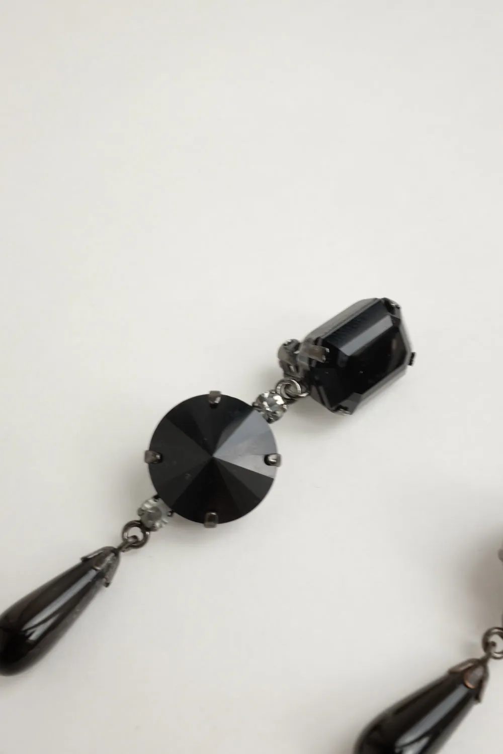 0057_VINTAGE LONG BLACK EARRINGS