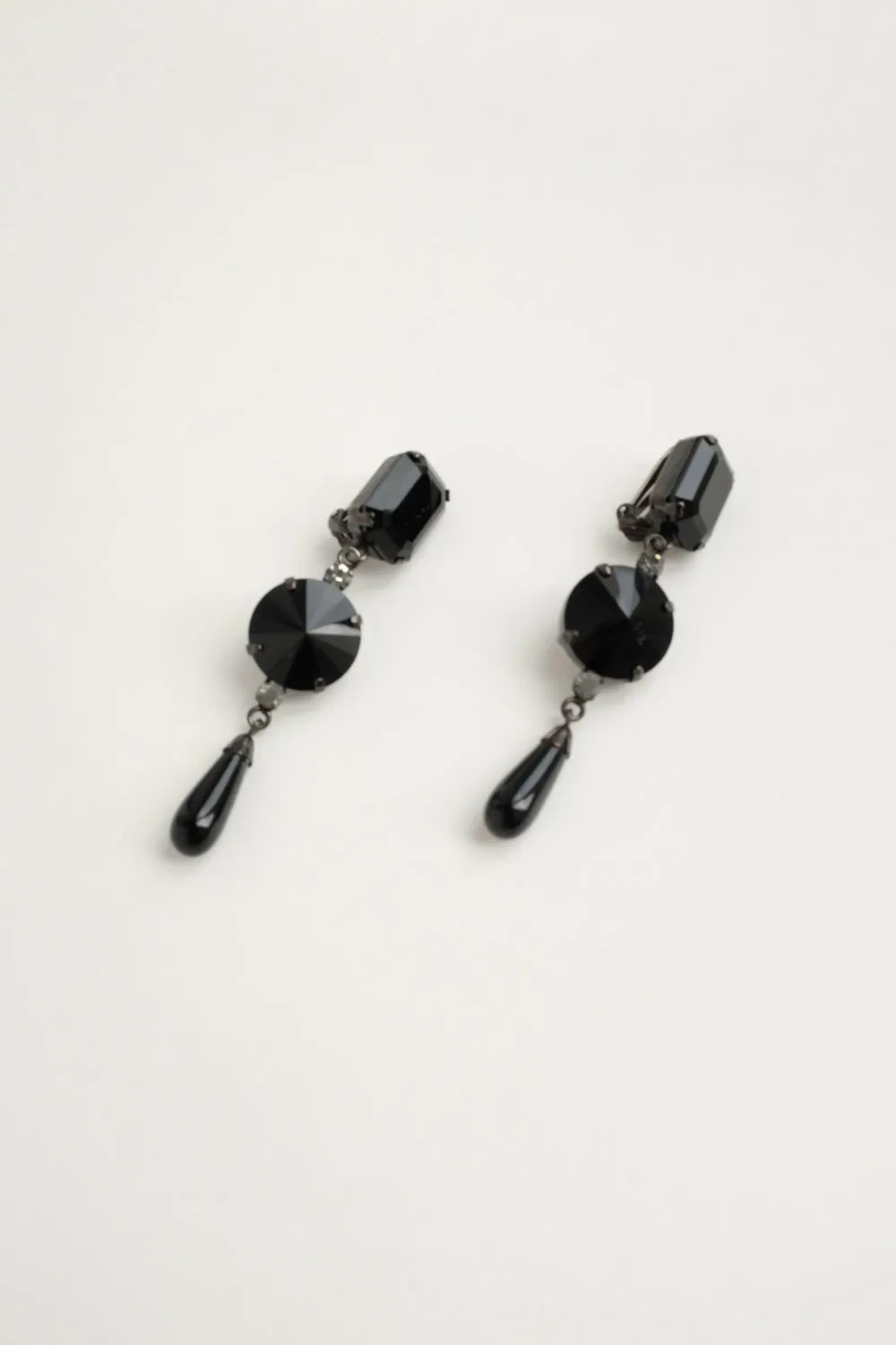 0057_VINTAGE LONG BLACK EARRINGS