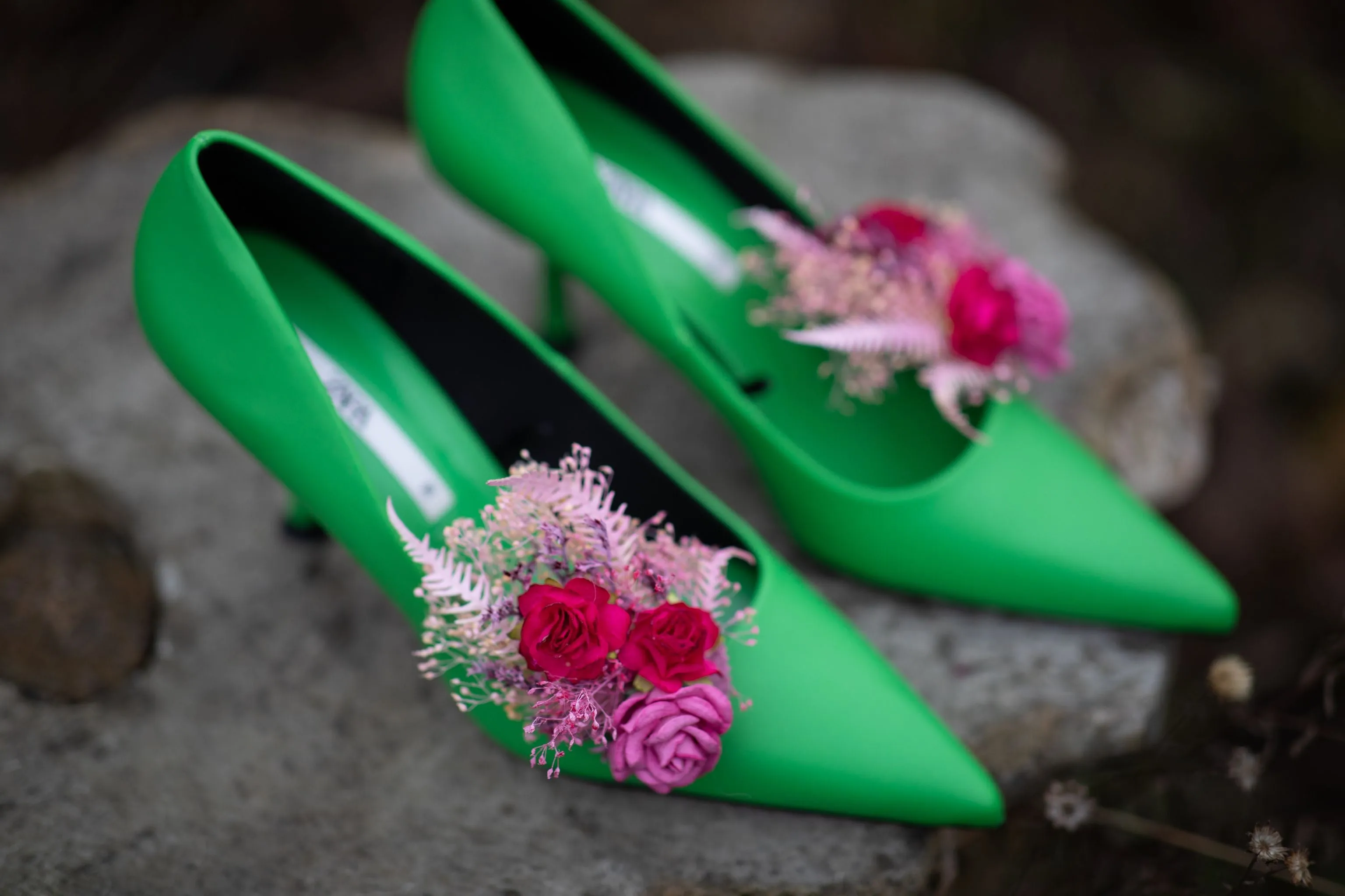 Pink flower shoe clips Bridal shoe clips Wedding accessories Shoes decoration Wedding jewellery Magaela Fuchsia wedding shoe clips Handmade